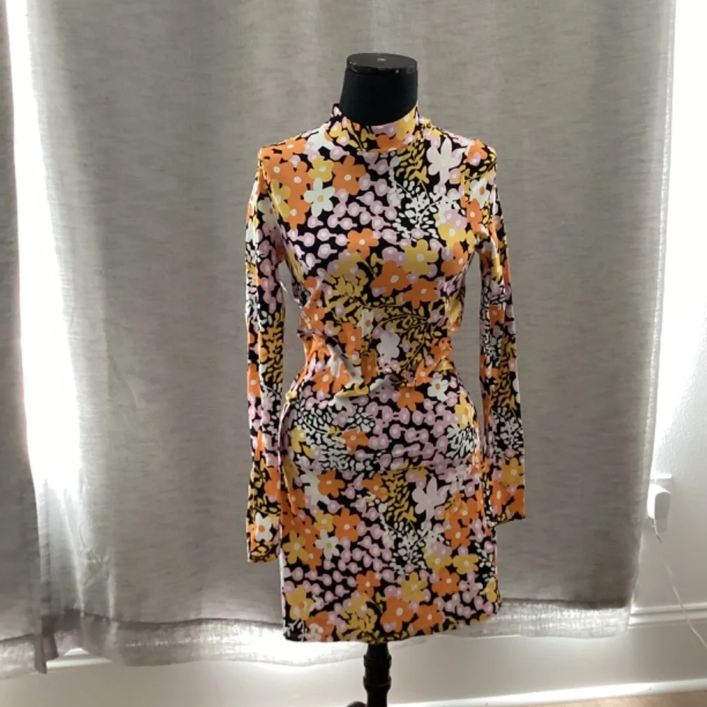 REDUCED NWOT TED BAKER FLORAL MINI DRESS LONG SLEEVE XS-S